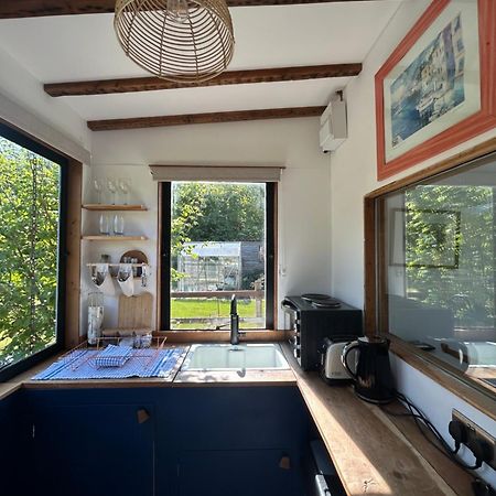 Countryside Garden Summer House 칼른 외부 사진